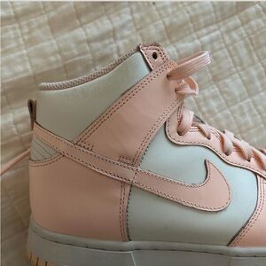 Pink/peach women’s 8/kids 6.5